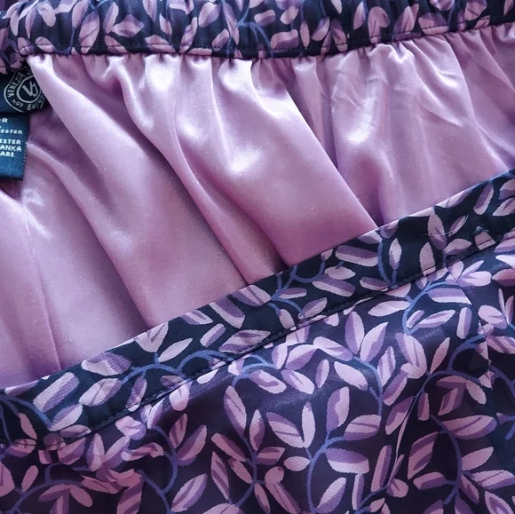 3/$25 Plus Size Skirt 26/28 Purple - Picture 3 of 4